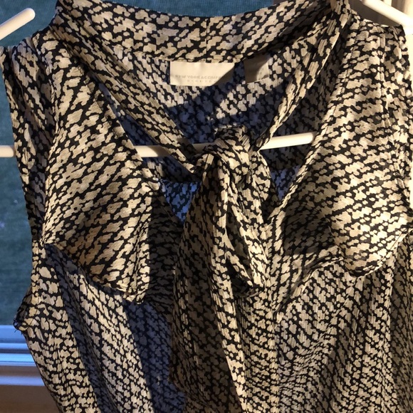 New York and Company Blouse - Picture 2 of 3
